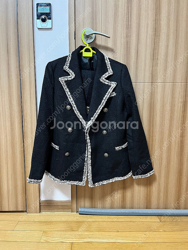 블랙 트위드자켓 투피스 숏패딩 후리스 여러가지 의류 판...--0