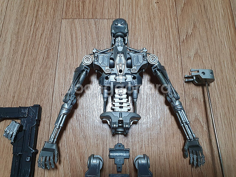 1:6 12인치 신세기합금 터미네이터 T-800 엔도 ...--2