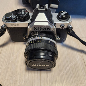 니콘 fm2 50mm f1.4 70-210mm f4 텔레컨버터 등 판매합니다.