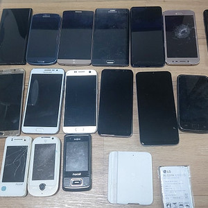 스마트폰 폴더폰 폐폰 부품용등으로 31대 일괄 팝니다-군포시