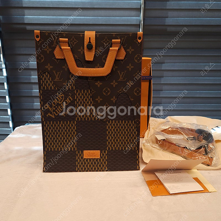 루이비통가방 한정판 니고 삭플라 크로스백 토트백 보증서...--0