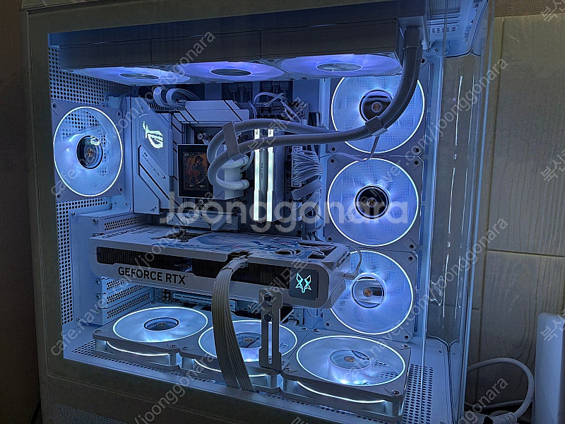 9800x3d 5070ti 화이트 새상품급 본체 팝니다--0