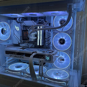 9800x3d 5070ti 화이트 새상품급 본체 팝니다