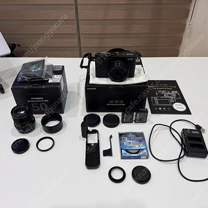 후지필름 X-E4 카메라와 렌즈 두 개 일괄 판매 (xf27mm, xf50mm)