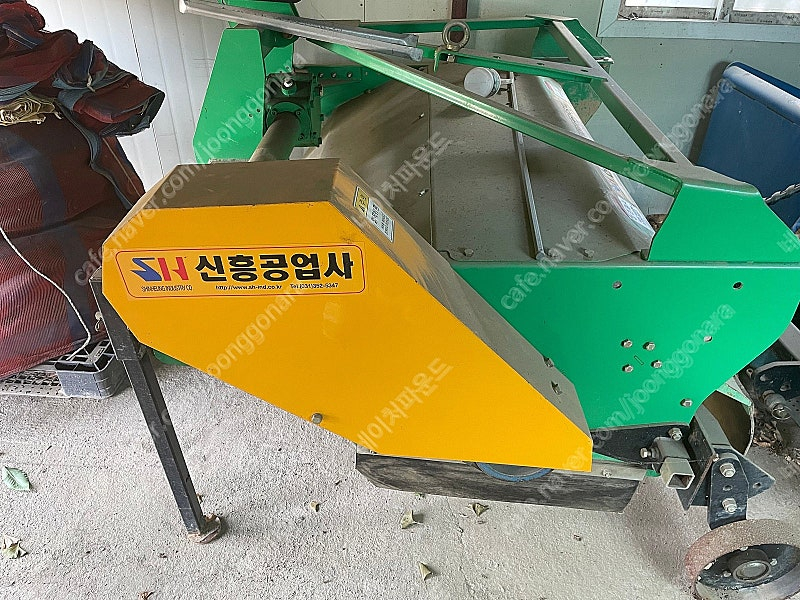 트랙터형 농산물 줄기절단기 이미지