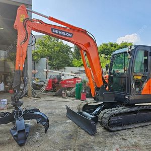두산 DX55A 2011년식 그라플 고무트랙 02 중고굴삭기