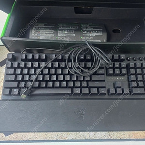 급처 새상품 레이저 헌츠맨 V3 PRO 키보드