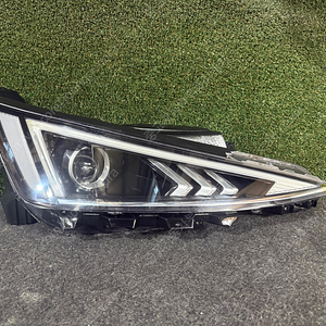 [판매] 현대 더뉴아반떼AD 중고 LED 일반헤드라이트 램프 전조등 자동차중고부품 폐차장중고부품 수입차중고부품 판매점 구매 복원 불량 파손 수리 교체 리멘카