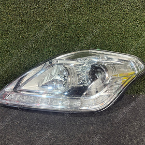 [판매] 렉스턴W 중고 LED,HID헤드라이트 램프 전조등 자동차중고부품 폐차장중고부품 수입차중고부품 판매점 구매 복원 불량 파손 수리 교체 리멘카