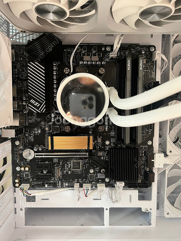 글카없이 사용가능한 Amd 7950x3d 반본체--1
