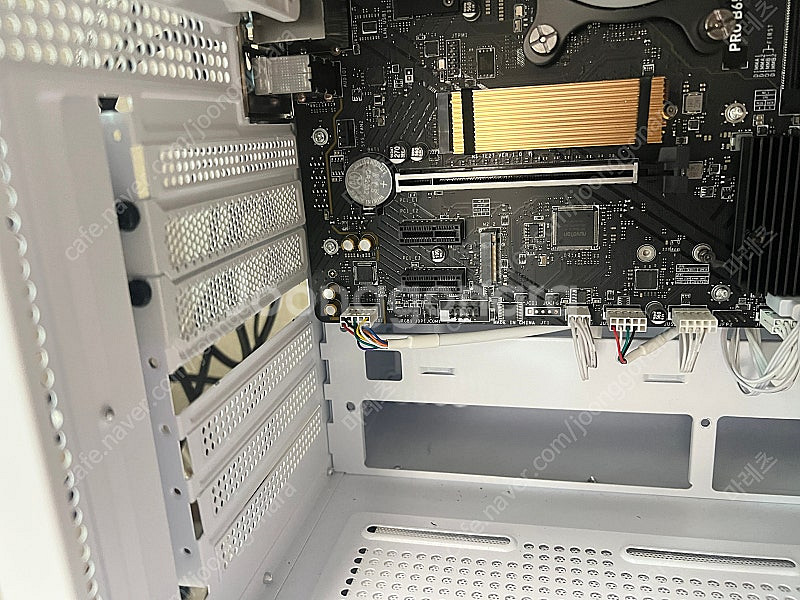 글카없이 사용가능한 Amd 7950x3d 반본체--3