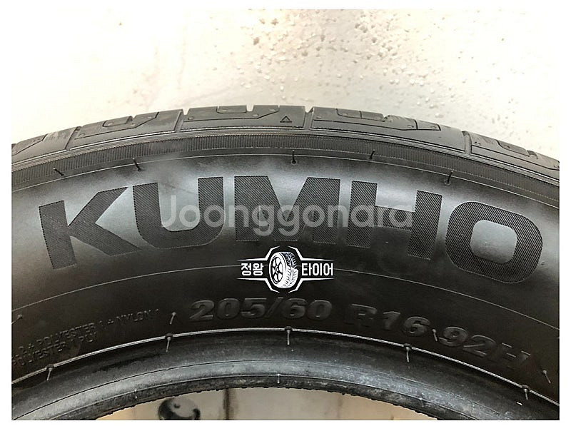 중고타이어 금호타이어 솔루스 TA21 205/60R16...--2