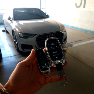 아우디 Q3/Q5/Q7, A3/A4/A6, e-트론 차량키 전용로고 탑재된 디지털 디스플레이키로 업그레이드