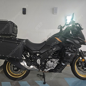 브이스트롬650xt 23년식 11,230km 검정/골드색