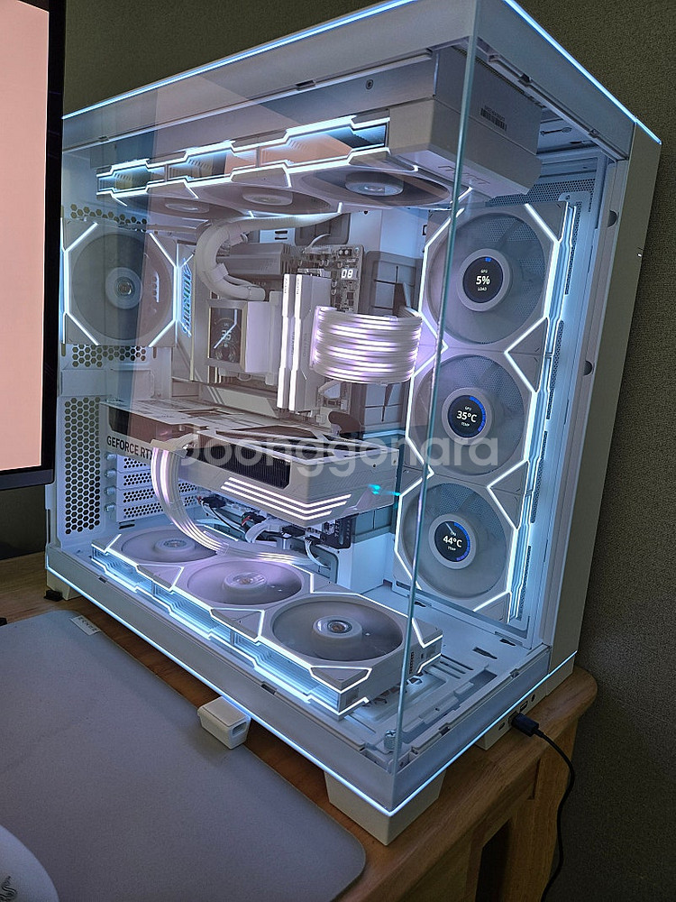 9800x3d , x870 , 리안리 쿨러 화이트 어항...--0