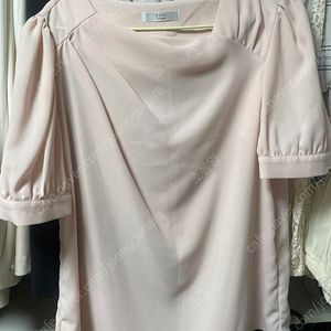 아뜨랑스 셔링 블라우스