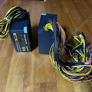 파워서플라이 1,800W 거의 새것 90+ GOLD