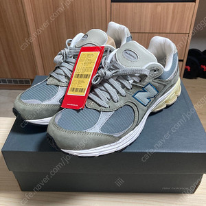 뉴발란스 2002 쿨그레이 275 사이즈. 990 991 992 993 270