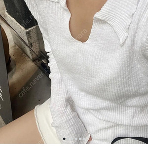 [1회 착용] 에오브 여리핏 물결 긴팔 티셔츠 흰색 팝니다