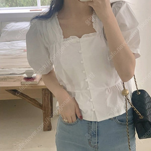 프렌치오브 스퀘어넥 콩단추 뒷리본 프릴 블라우스 / 지그재그 에이블리 베이델리 슬로우앤드 니어웨어 98도씨 메리어라운드 디어먼트 에드모어 영앤리치 모디무드 애니원모어 케이클럽