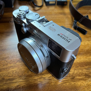 후지 x100f 풀박스 (전원불량, 부품용, 전시용)