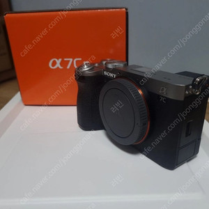 소니 A7C2 실버 바디 풀박스 (추가 정품 배터리 포함)