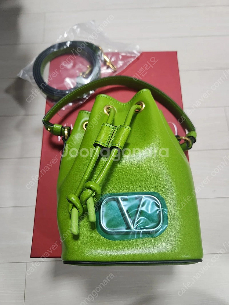 정품 발렌티노 가라바니 v로고 버킨백(새상품)--1
