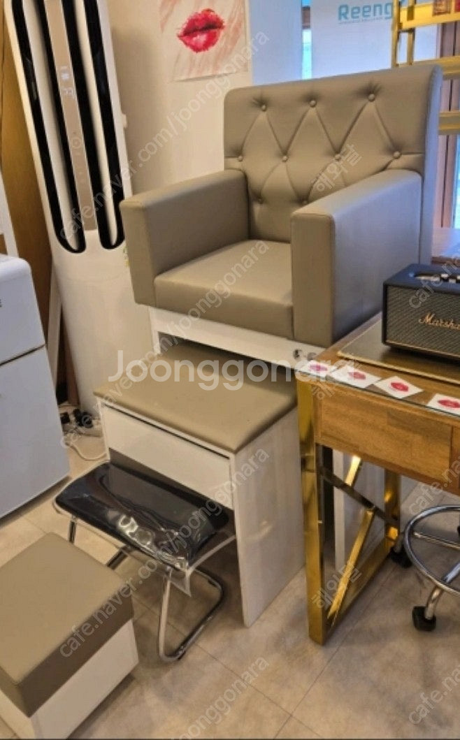 네일가구 시술대, 장식장, 페디쇼파 판매합니다--1