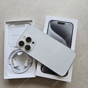 [개인] 아이폰15프로 화이트 티타늄 128GB 북미판