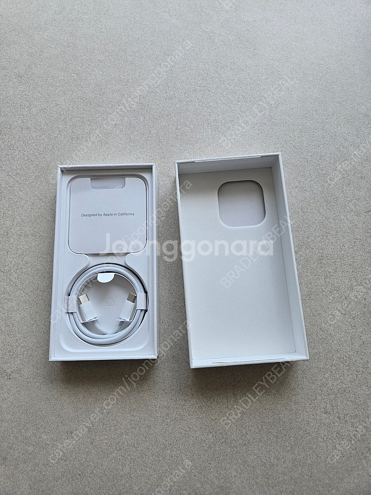 [개인] 아이폰15프로 화이트 티타늄 128GB 북미판--1