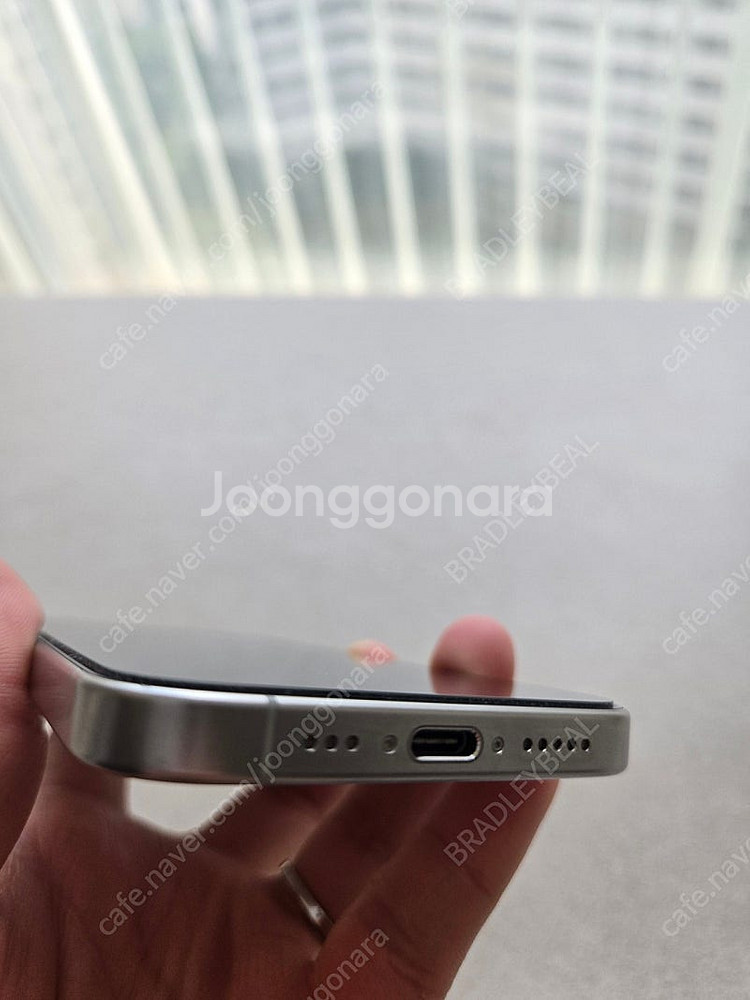 [개인] 아이폰15프로 화이트 티타늄 128GB 북미판--3