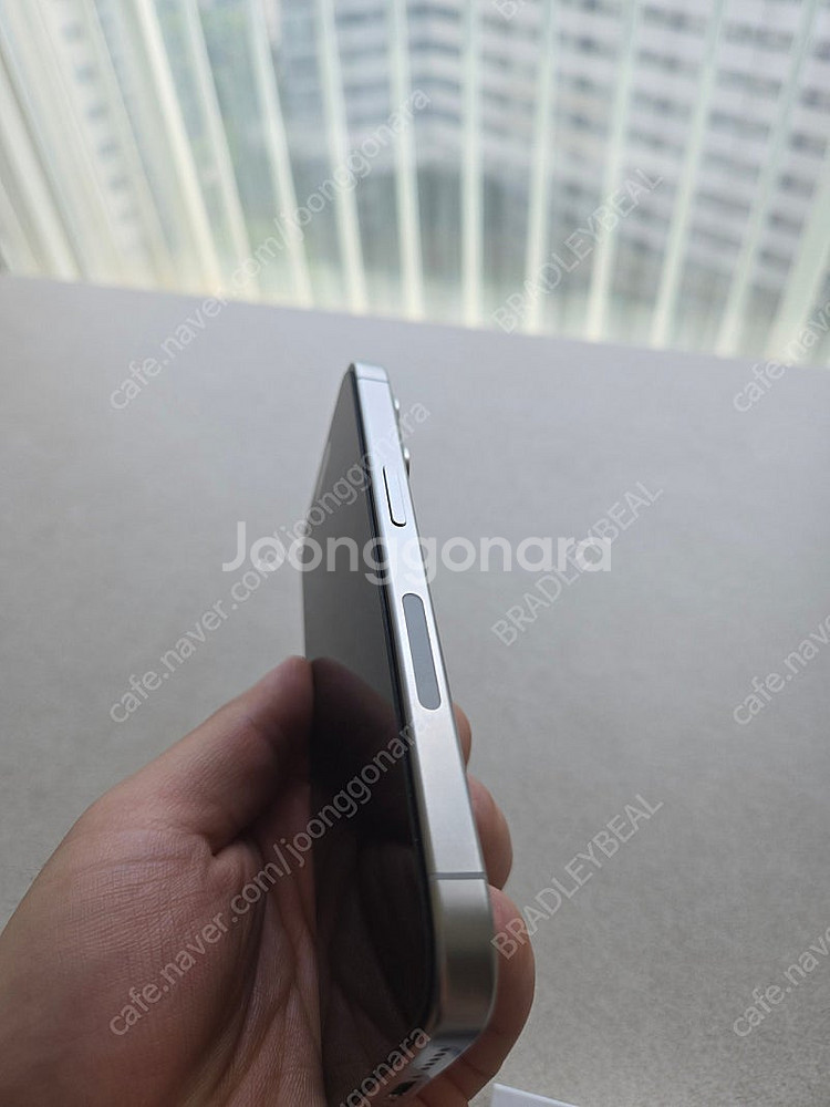 [개인] 아이폰15프로 화이트 티타늄 128GB 북미판--4