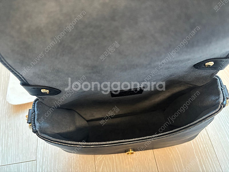 가격내림)루이비통 소뮈르bb 에삐 느와(블랙)--9