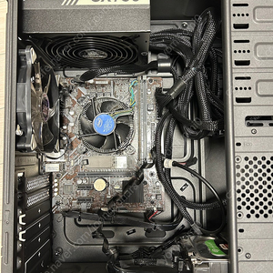 GIGABYTE GA-B360M-D2V + Intel i5-8500 3.0GHz 사양 판매합니다.[대전둔곡동직거래]