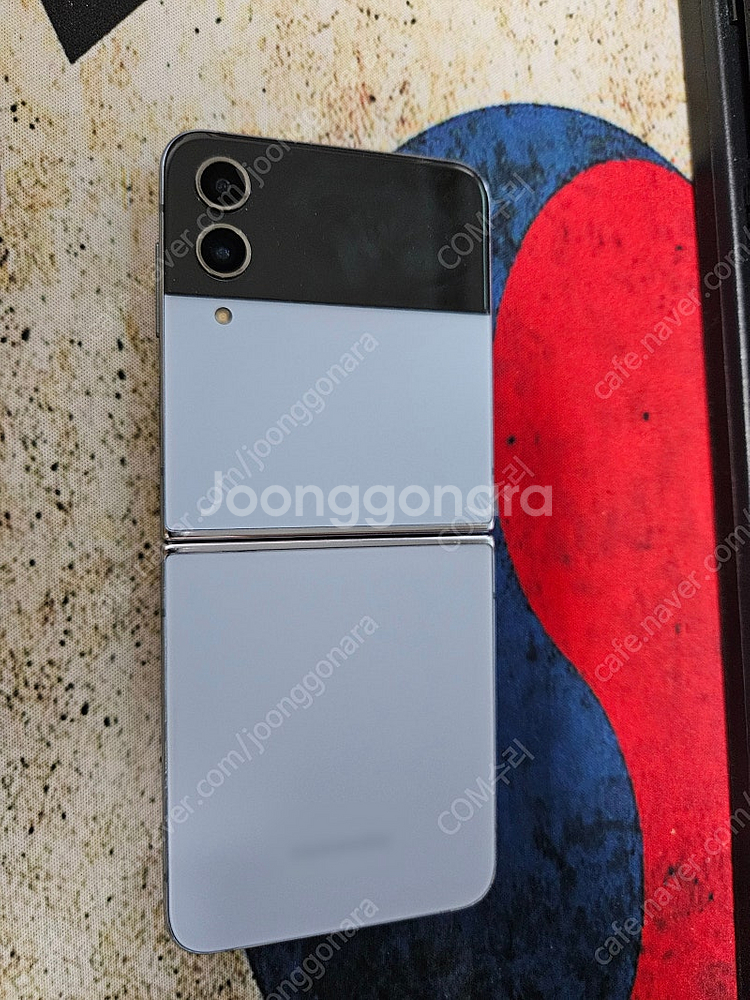 갤럭시 플립4 256GB 보라퍼플 내부액정 고장난거 팝니다.--4