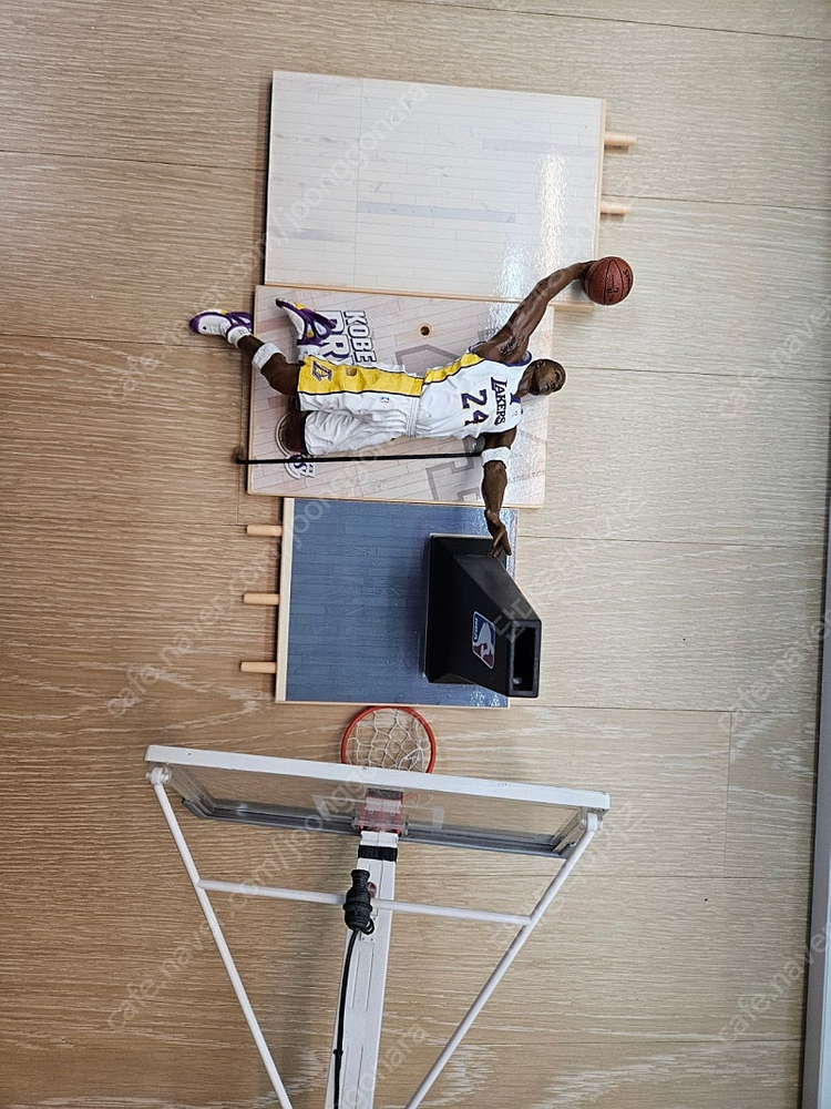 맥팔레인 코비브라이언트 + 백보드 피규어--3