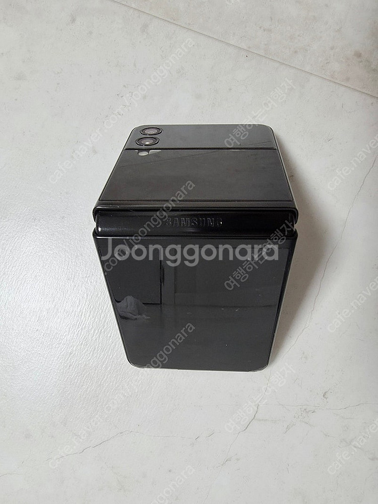 갤럭시z플립3 블랙색상 256gb 판매합니다--1