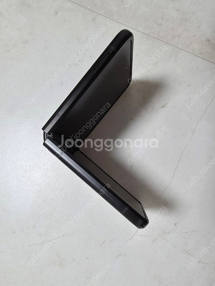 갤럭시z플립3 블랙색상 256gb 판매합니다--3