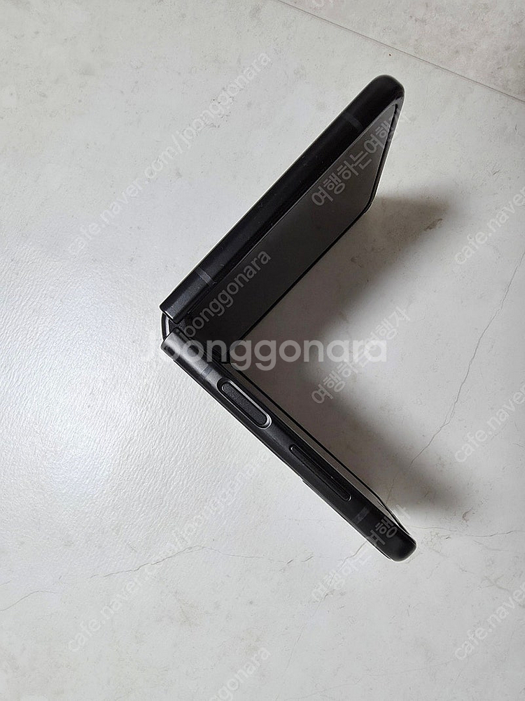 갤럭시z플립3 블랙색상 256gb 판매합니다--4