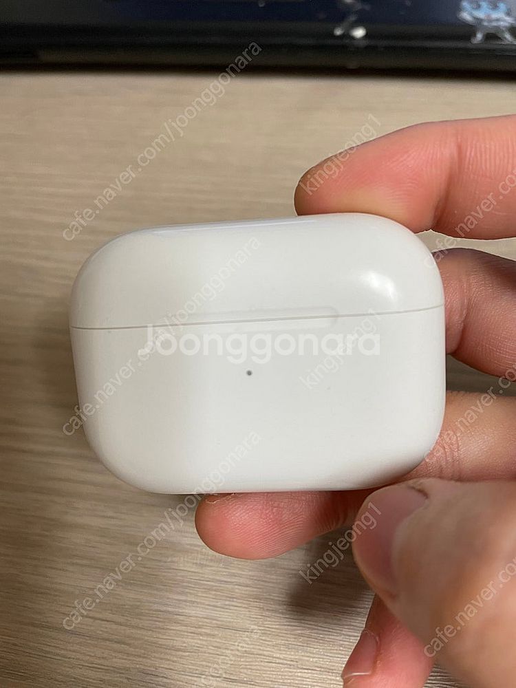 에어팟프로2세대 본체 팝니다--0
