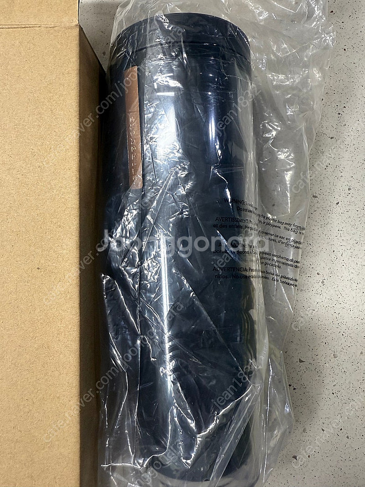 스타벅스 크로스비 블랙 골드 뱃지 텀블러 팝니다.--0