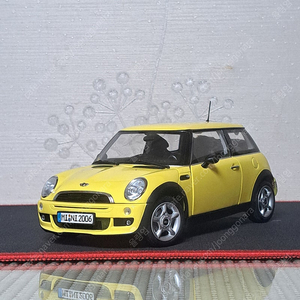 [판매] 1:18 Kyosho Mini Cooper (R50) Own D.V