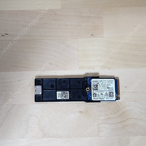 NVME M.2 SSD 512GB 2230(2280 브라켓 포함) 4만 팝니다. 컨디션 좋습니다.