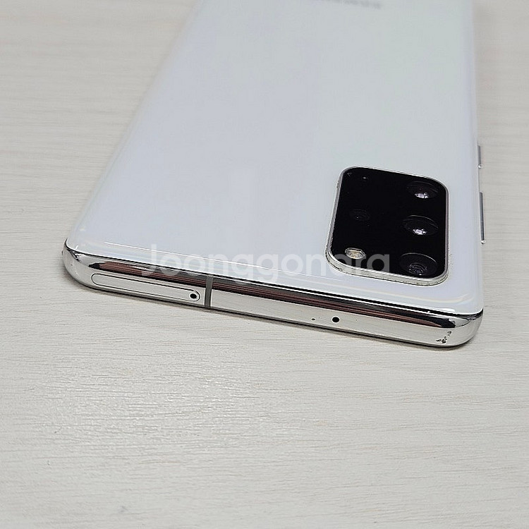 갤럭시S20플러스 화이트 256용량 무잔상 깨끗한단말기 24만 판매해요--4