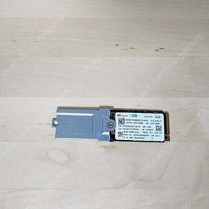 NVME M.2 SSD 256GB 2242(2280 브라켓 포함) 2.5만 컨디션 좋습니다.