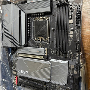 기가바이트 Z690 GAMING X 및 13600kf