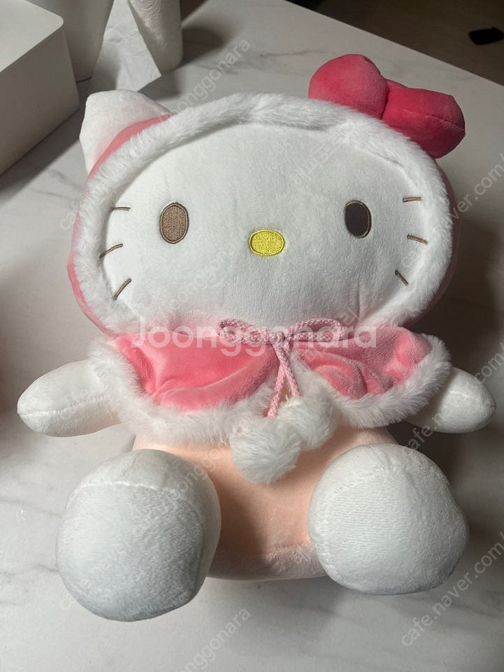 귀여운 산리오 키티 대형 인형 팝니다. 2만원--1