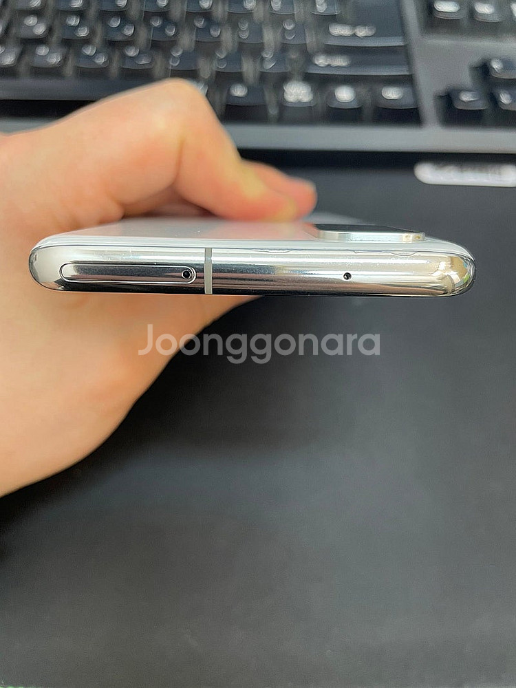 갤럭시S20 화이트 128GB 무잔상 상태좋은 중고18만팝니다--3