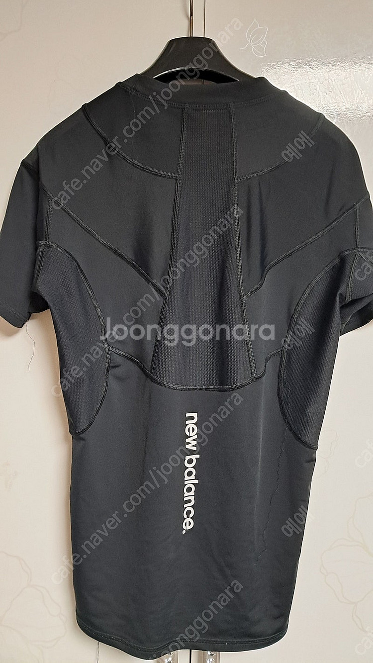 뉴발란스 스판 운동복 반팔 상의 100 1만5천원--1