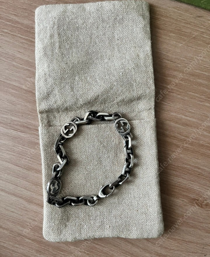 구찌 인터로킹 팔찌 17호 빈티지실버--1